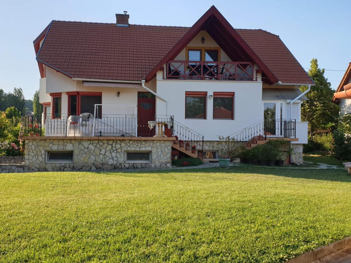 Rege Apartman Alsóörs Exteriér fotografie