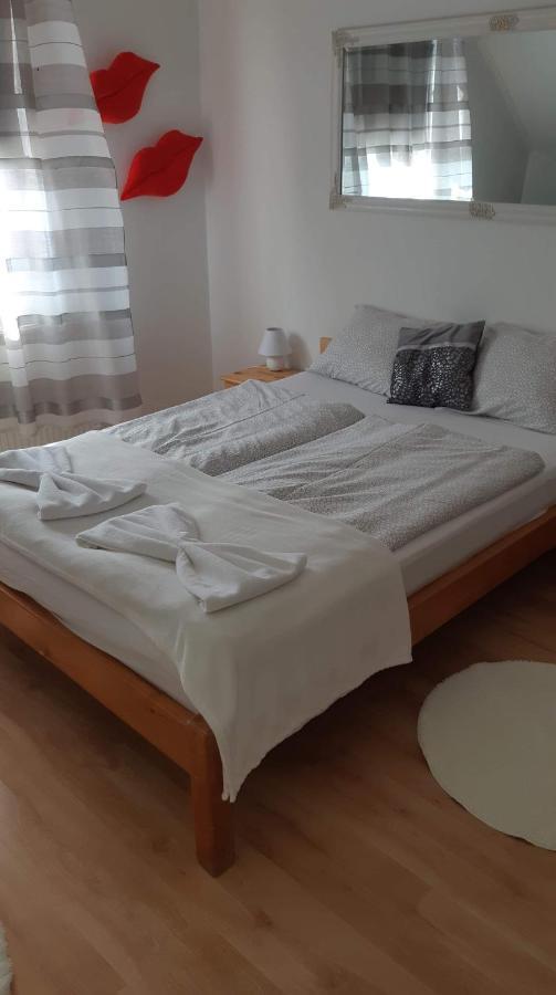 Rege Apartman Alsóörs Exteriér fotografie