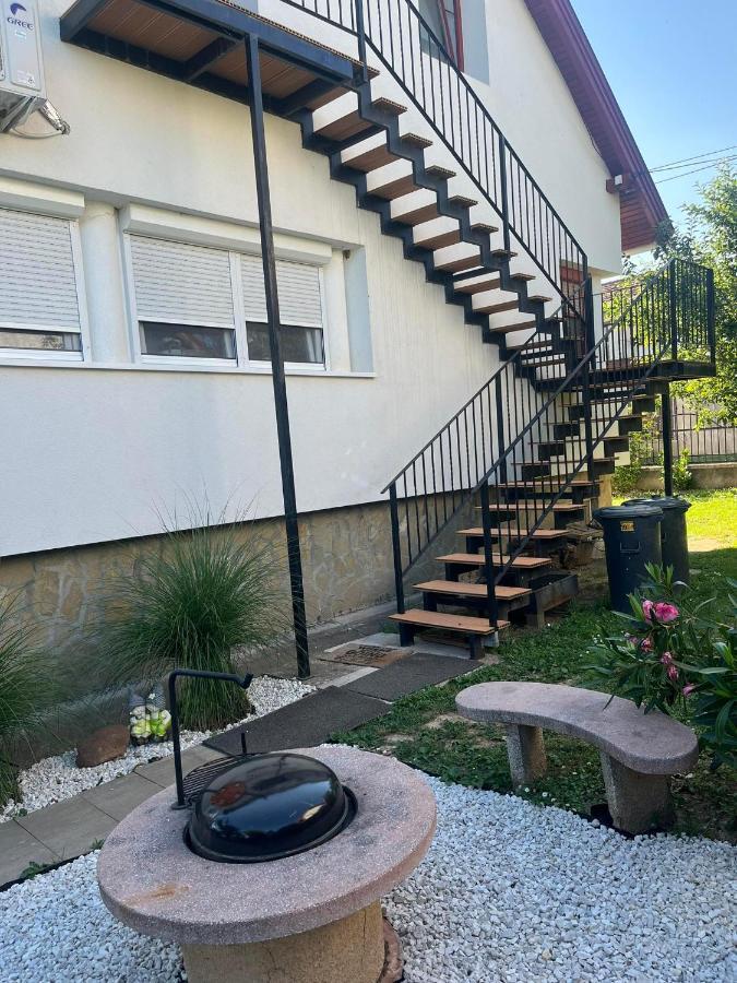 Rege Apartman Alsóörs Exteriér fotografie