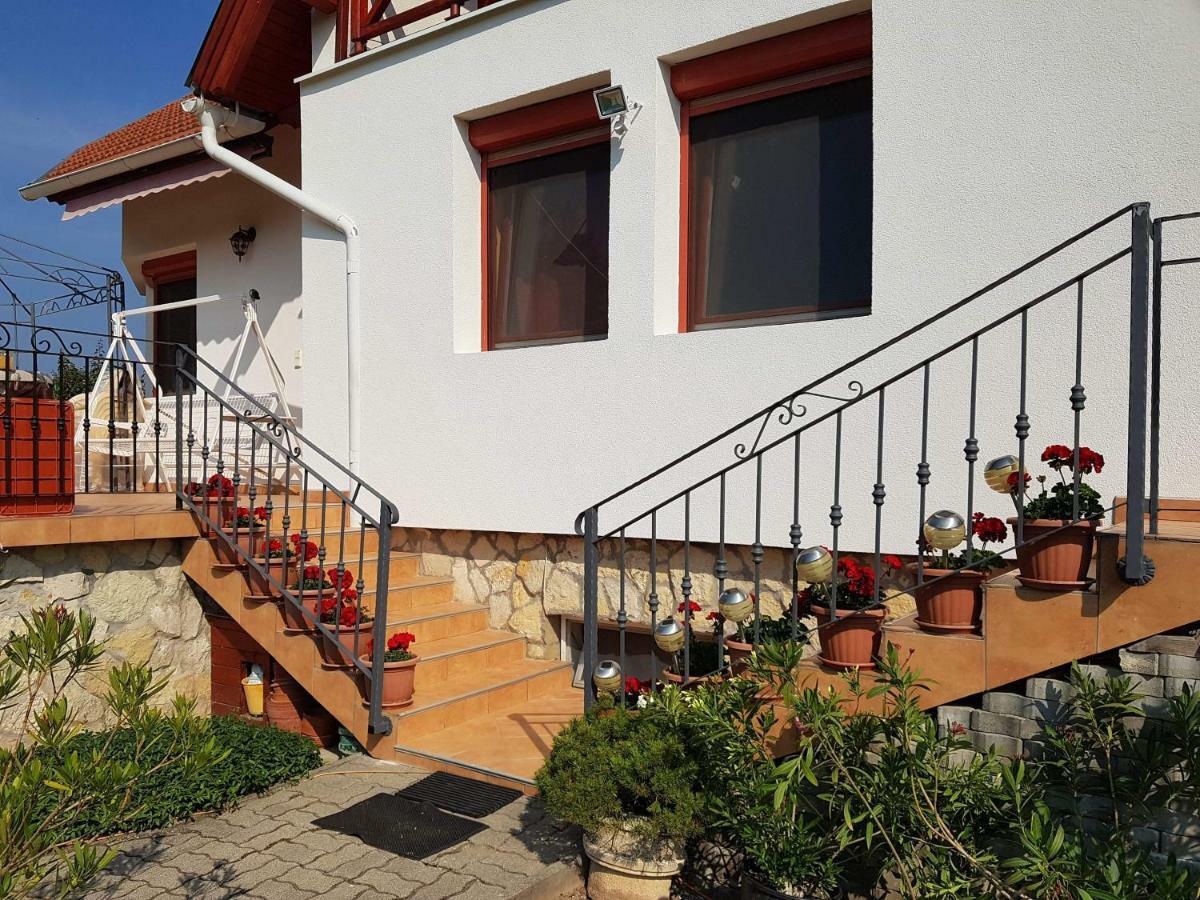 Rege Apartman Alsóörs Exteriér fotografie