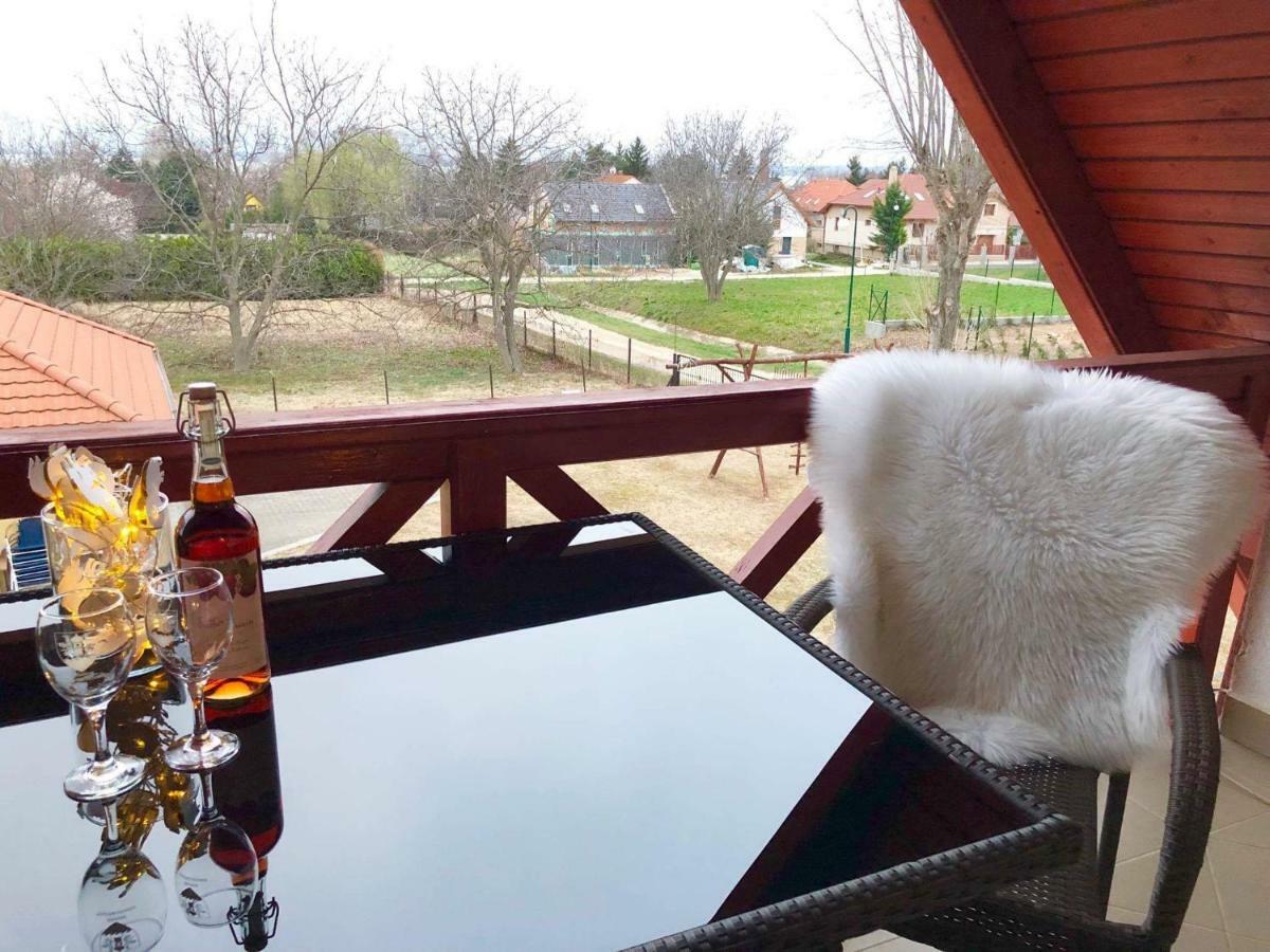Rege Apartman Alsóörs Exteriér fotografie